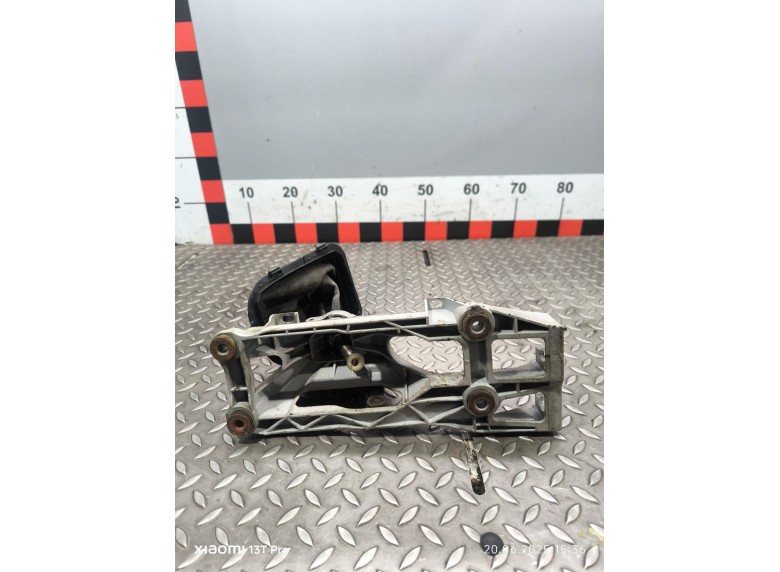 Кулиса к Кулиса к Toyota Avensis undefined г. Avensis