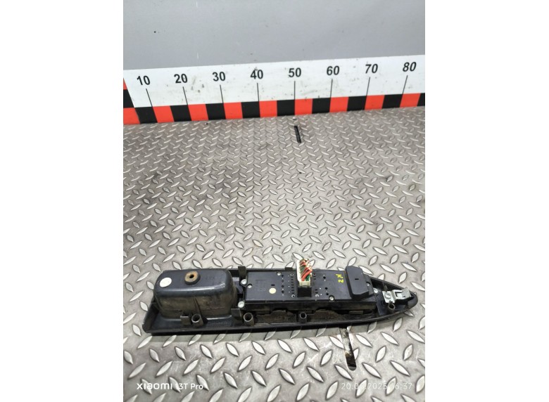 Блок управления стеклоподъемниками к Блок управления стеклоподъемниками к Toyota Avensis undefined г. Avensis