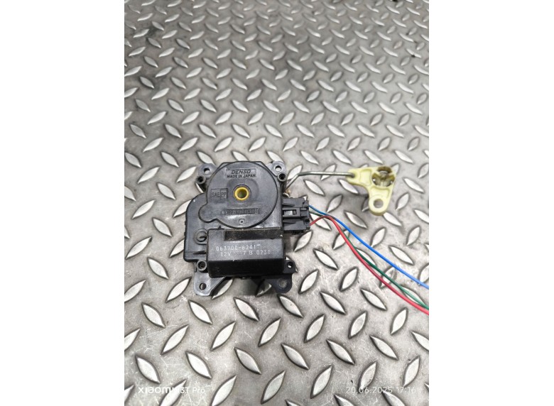 Моторчик заслонки печки к Toyota Avensis