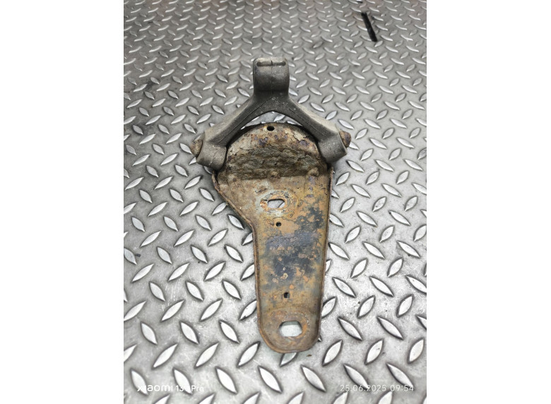 Кронштейн глушителя к Volkswagen Golf, 2001г.