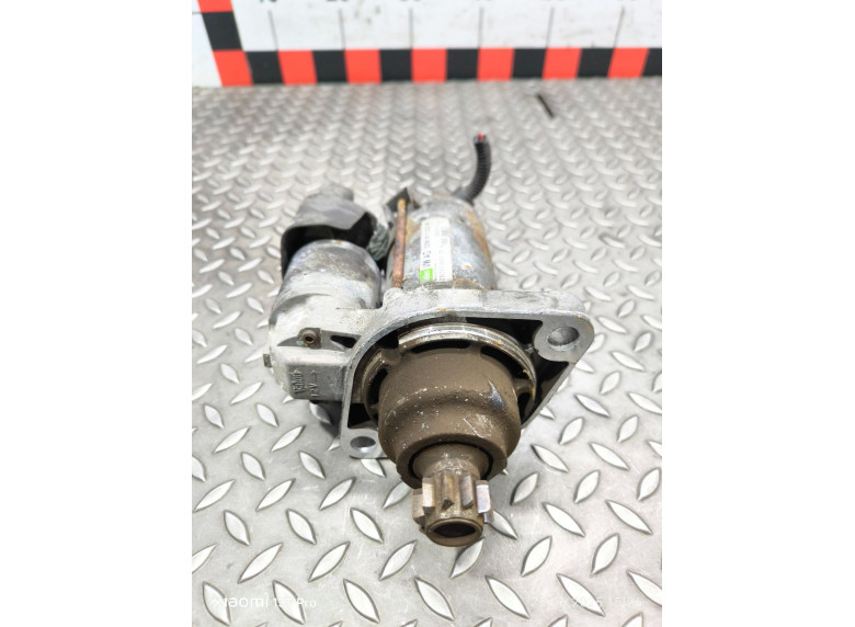 Стартер к Volkswagen Touran, 2005г.