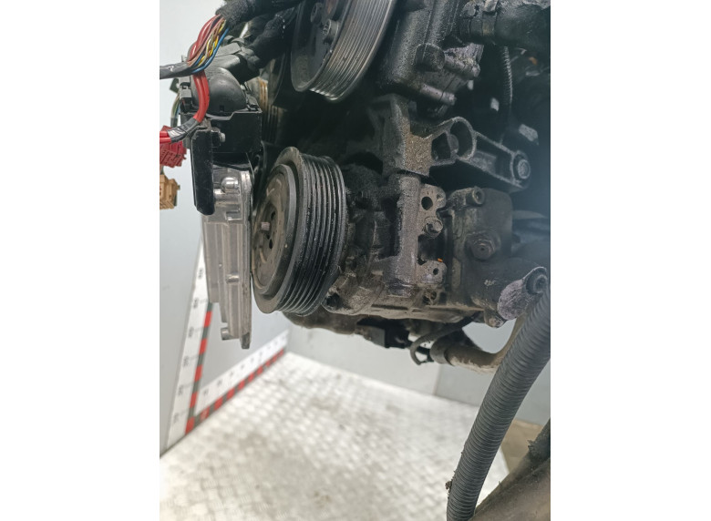 Компрессор кондиционера к Audi A4, 2006г.