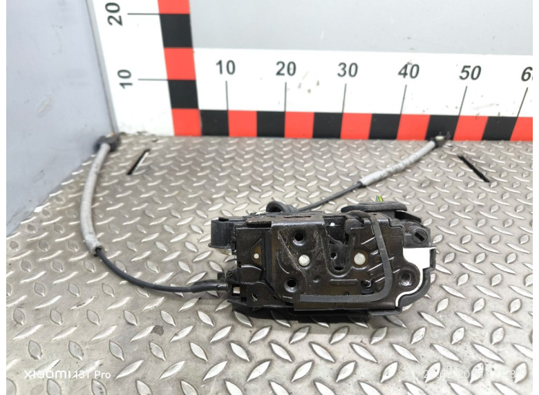 Замок двери передней правой к Volkswagen Polo, 2012г.