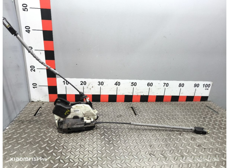 Замок двери передней правой к Volkswagen Polo, 2012г.