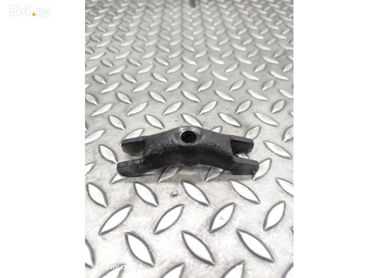 Скоба (кронштейн) крепления форсунки к Opel Astra undefined г.