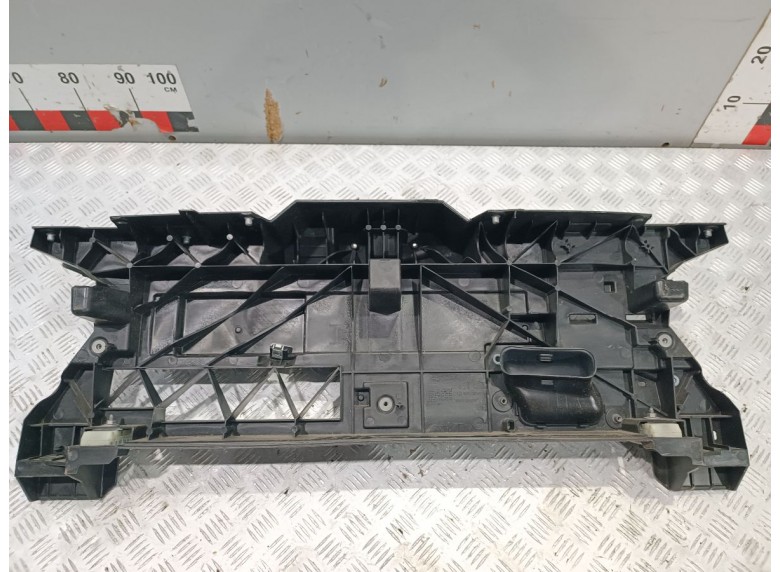 Передняя панель крепления облицовки (телевизор) к Peugeot Expert