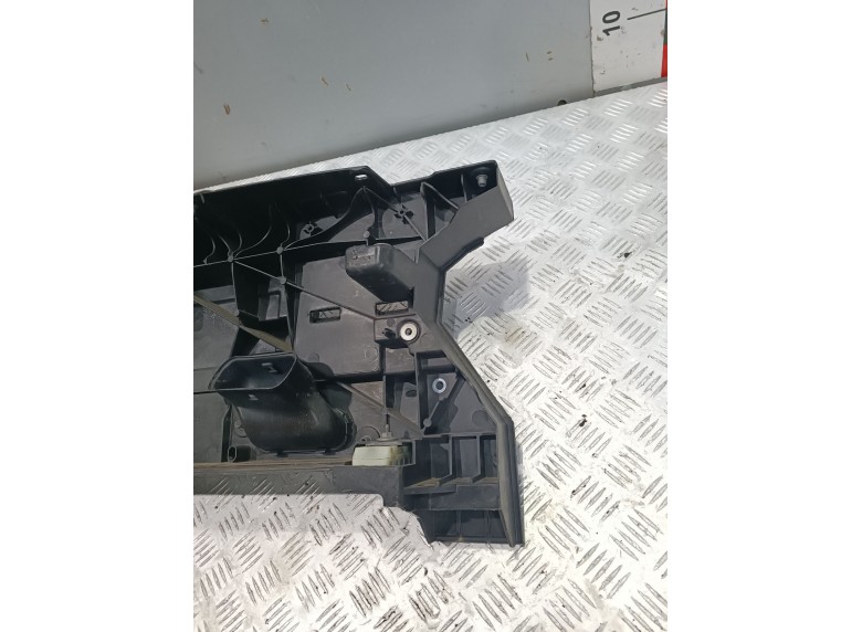 Передняя панель крепления облицовки (телевизор) к Передняя панель крепления облицовки (телевизор) к Opel Vivaro undefined г. Expert