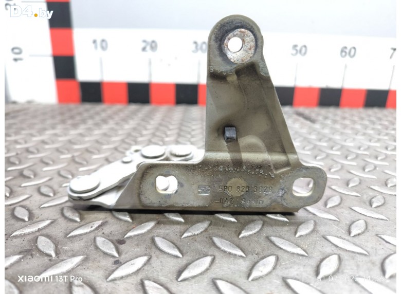 Петля капота правая к Seat Altea undefined г.