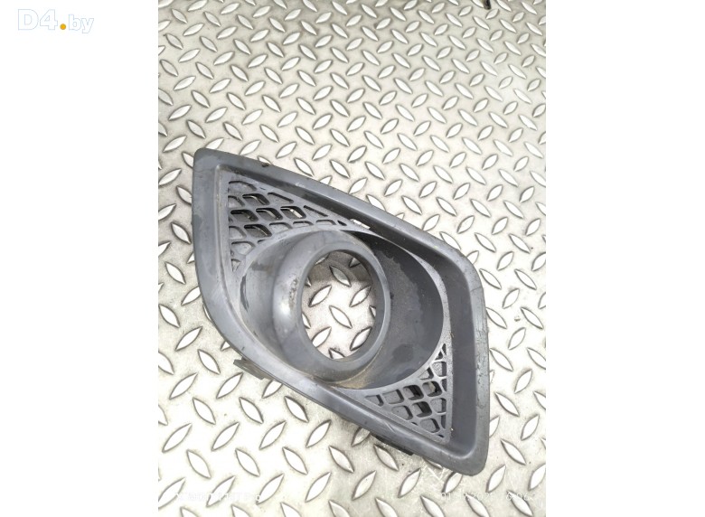 Заглушка (решетка) в бампер передний к Ford Fiesta undefined г.