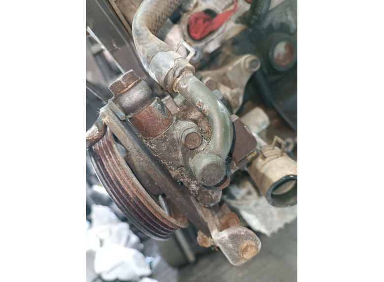 Насос гидроусилителя руля к Kia Carens, 2004г.