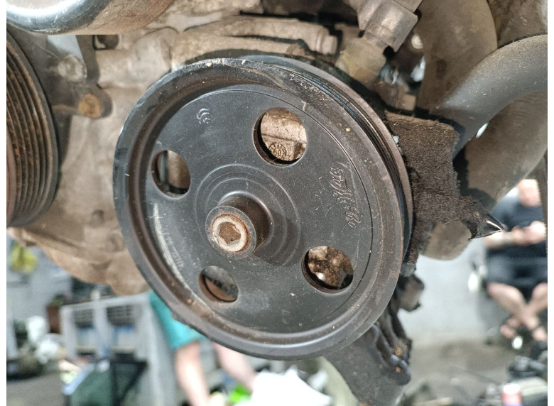 Насос гидроусилителя руля к Насос гидроусилителя руля к Volvo C30 undefined г. C30