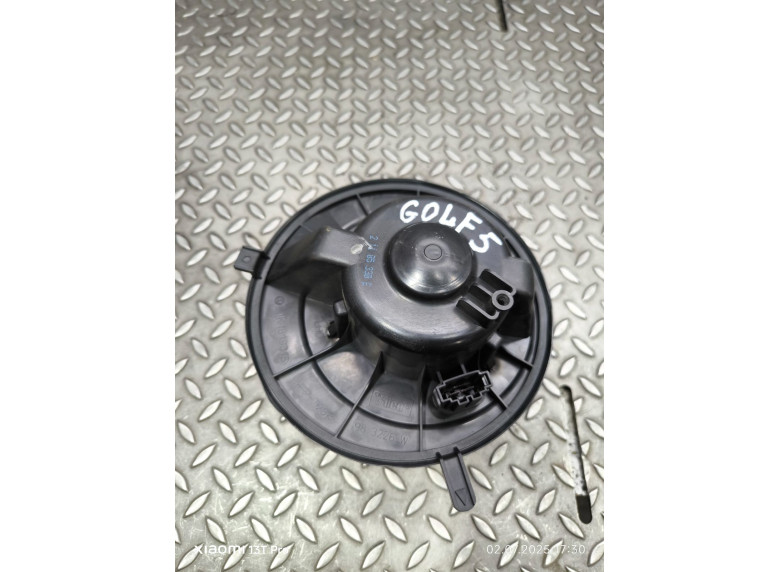 Моторчик печки к Volkswagen Golf, 2005г.