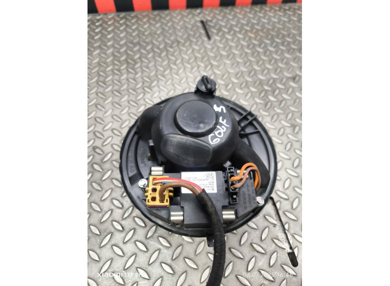 Моторчик печки к Volkswagen Golf, 2005г.