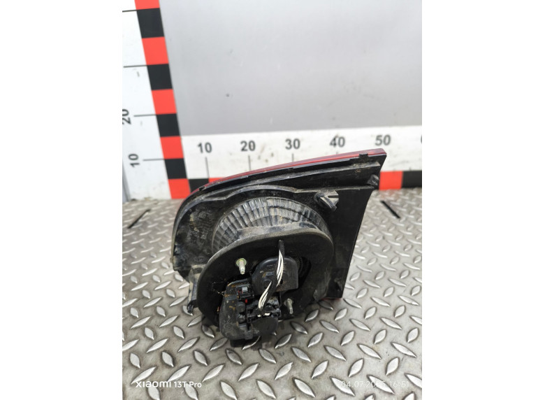 Фонарь крышки багажника левый к Volkswagen Golf, 2009г.