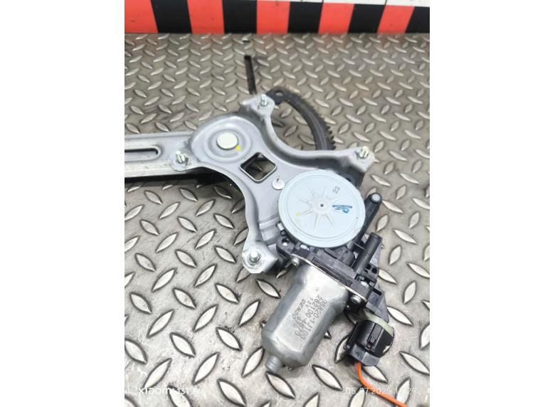 Стеклоподъемник электрический передний правый к Hyundai i20, 2009г.