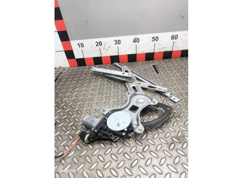 Стеклоподъемник электрический передний правый к Hyundai i20, 2009г.