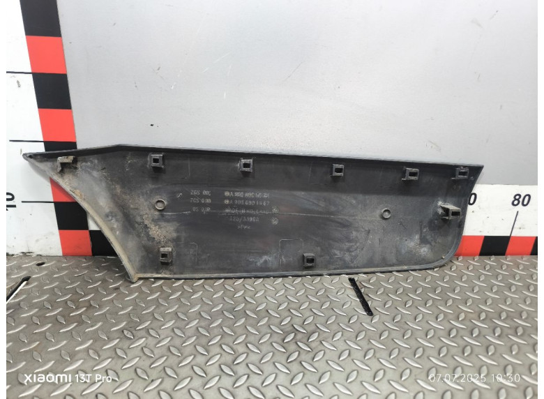 Молдинг (накладка кузовная) к Volkswagen Crafter, 2010г.