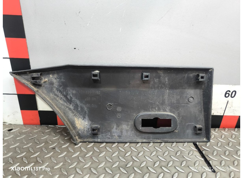Молдинг (накладка кузовная) к Volkswagen Crafter, 2010г.