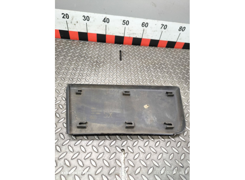 Молдинг двери передней левой к Peugeot Boxer, 2008г.