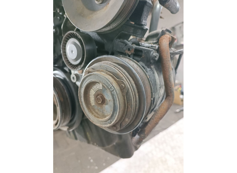 Компрессор кондиционера к Mercedes Vito W638, 2000г.