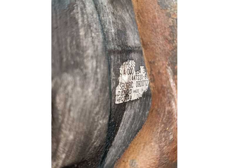 Компрессор кондиционера к Mercedes Vito W638, 2000г.