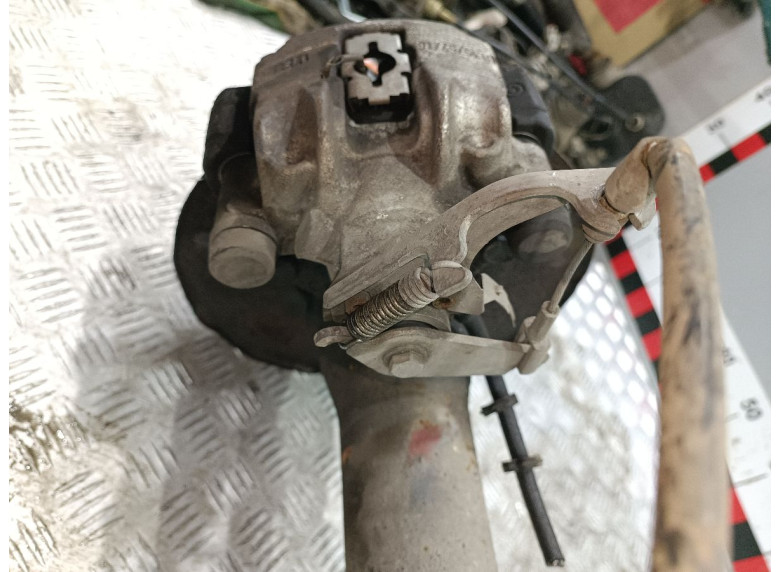 Суппорт задний правый к Iveco Daily, 2003г.