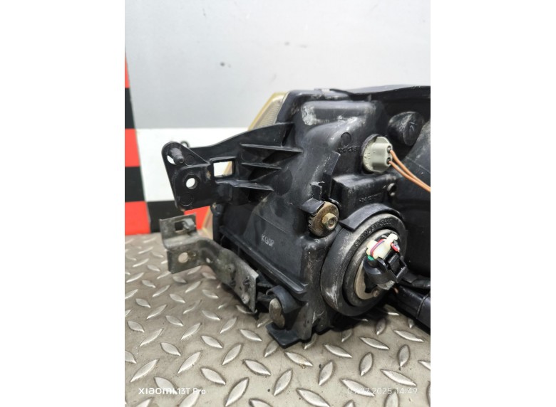 Фара правая к Фара правая к Mitsubishi SpaceRunner undefined г. Space Runner