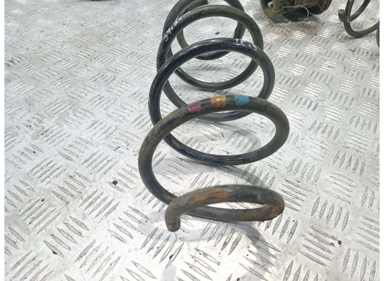 Пружина передняя к Volkswagen Golf, 2006г.