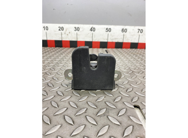 Замок багажника к Volkswagen Passat, 2006г.