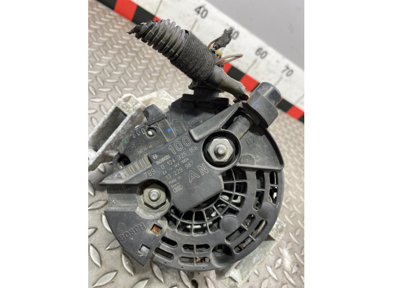 Генератор к Opel Vectra, 2005г.