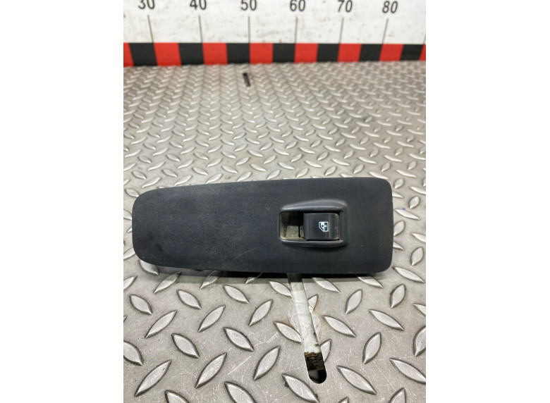 Кнопка стеклоподъемника переднего правого к Peugeot Boxer, 2007г.