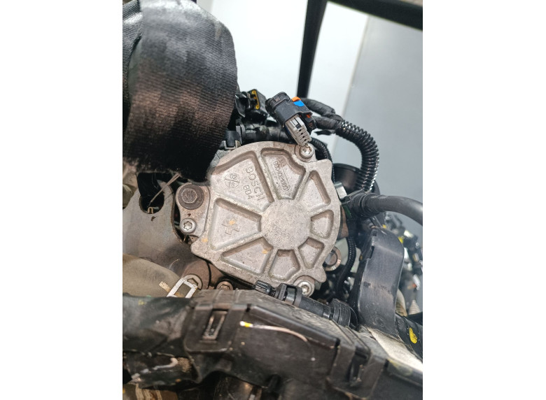 Насос вакуумный к Peugeot Partner, 2015г.