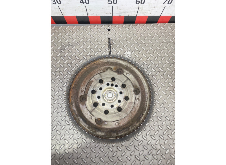 Маховик к Mercedes C W203, 2006г.