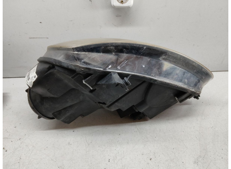 Фара правая к Volkswagen Golf, 2005г.