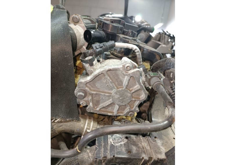 Насос вакуумный к Peugeot 308