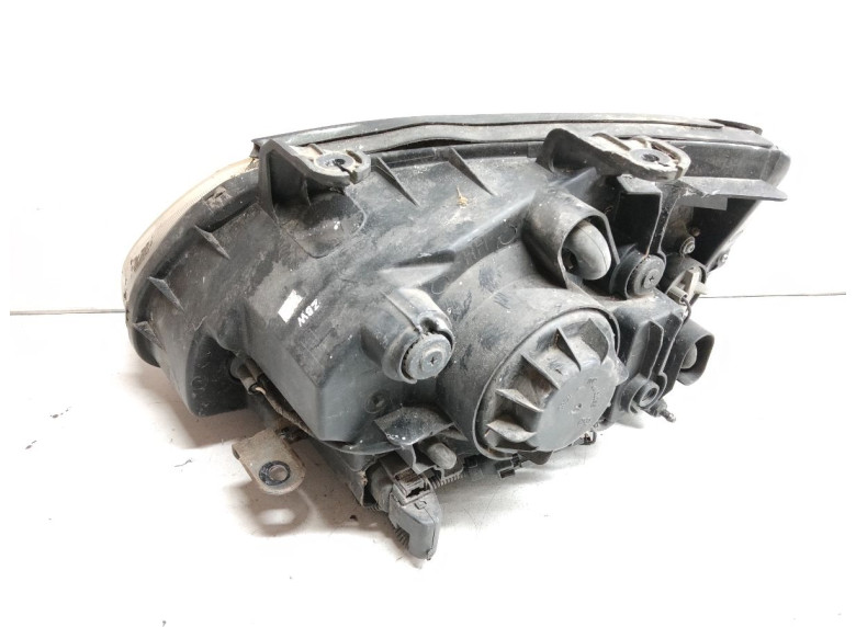 Фара правая к Kia Carens, 2004г.