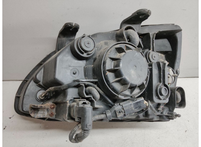 Фара правая к Kia Carens, 2004г.