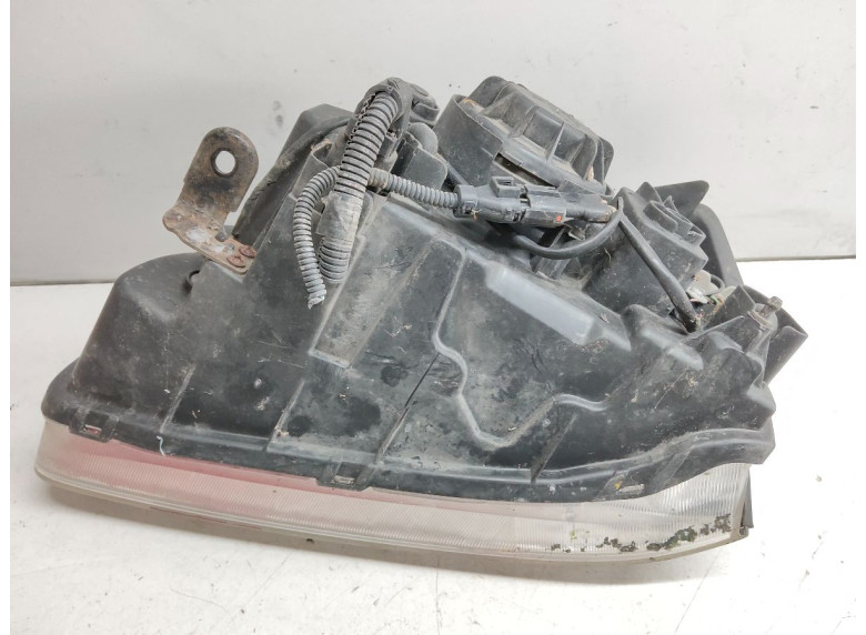 Фара правая к Kia Carens, 2004г.