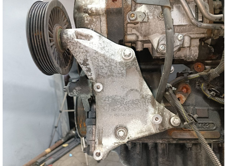 Кронштейн компрессора кондиционера к Opel Zafira, 2003г.