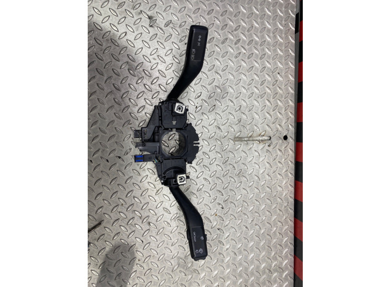 Переключатель подрулевой (стрекоза) к Volkswagen Golf, 2004г.