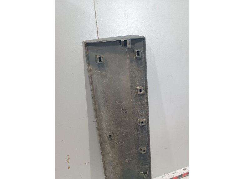 Молдинг двери задней правой к Mercedes Sprinter, 2008г.