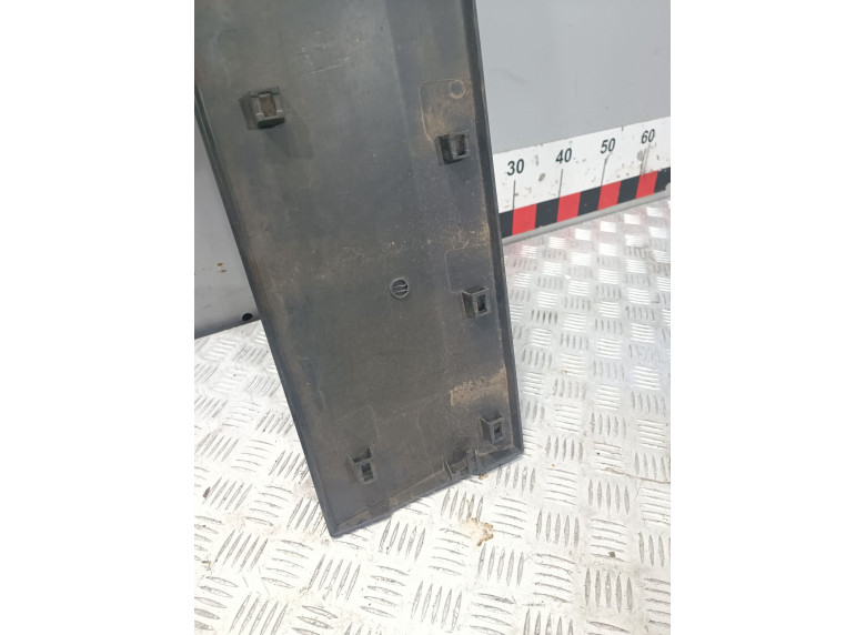 Молдинг двери задней правой к Mercedes Sprinter, 2008г.