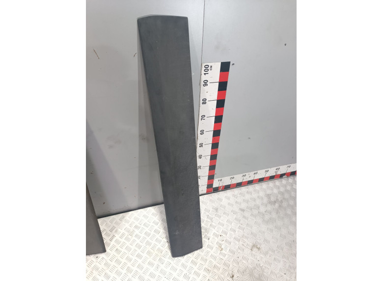 Молдинг двери задней правой к Mercedes Sprinter, 2008г.