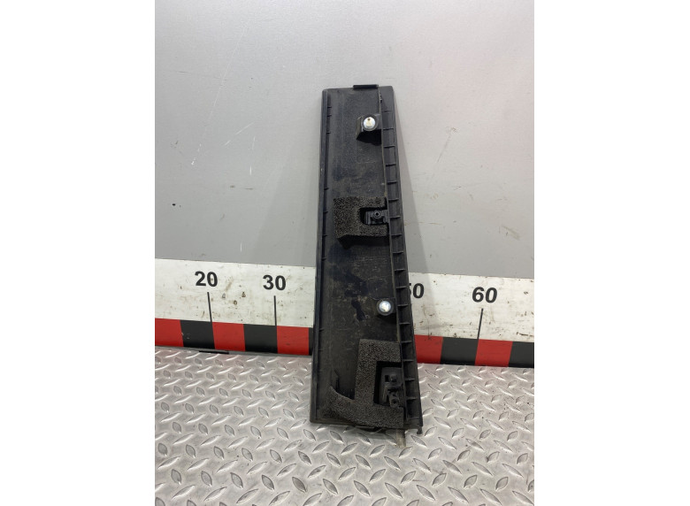 Молдинг двери задней правой к Peugeot 5008, 2010г.