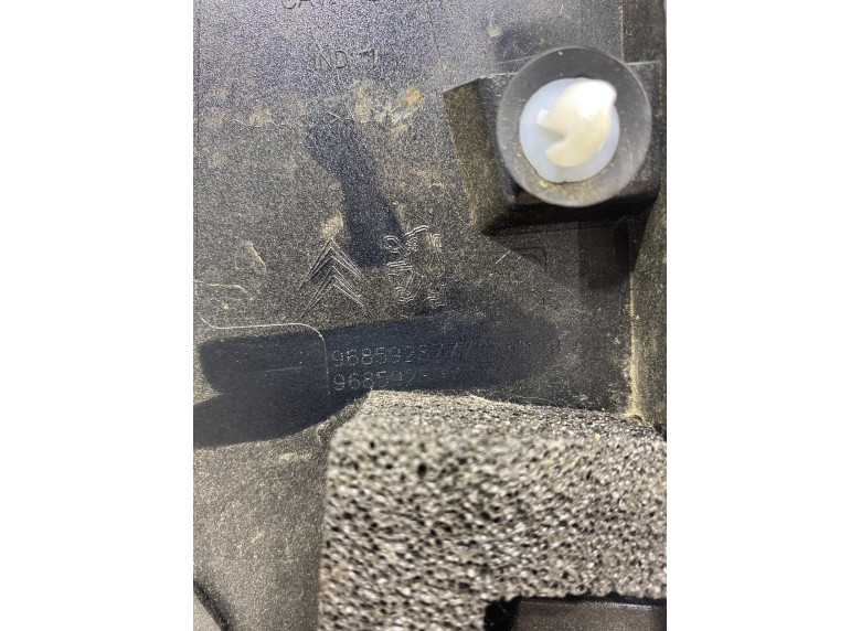 Молдинг двери задней правой к Peugeot 5008, 2010г.