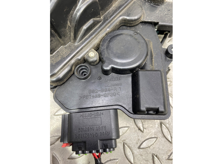 Замок двери передней правой к Mazda 5, 2006г.