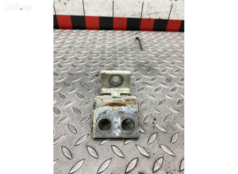 Петля двери передней левой к Volkswagen Transporter undefined г.