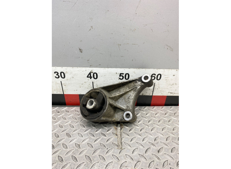 Подушка крепления двигателя к Opel Astra, 2005г.