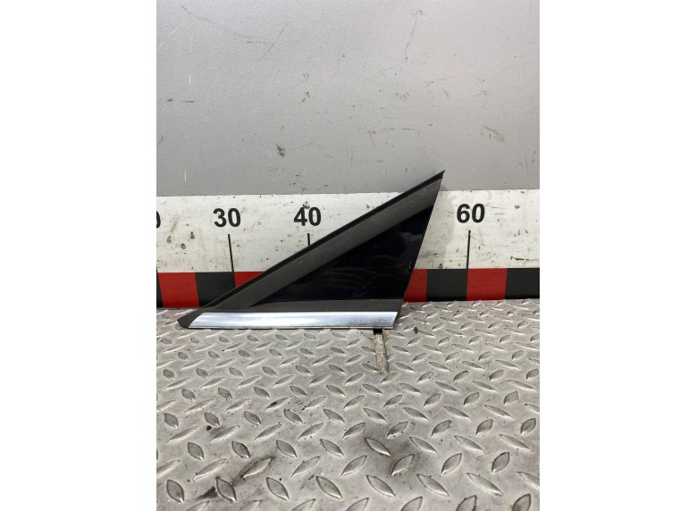 Молдинг (накладка кузовная) к Peugeot 5008