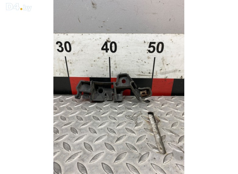 Кронштейн крепления бампера переднего к Renault Megane undefined г.